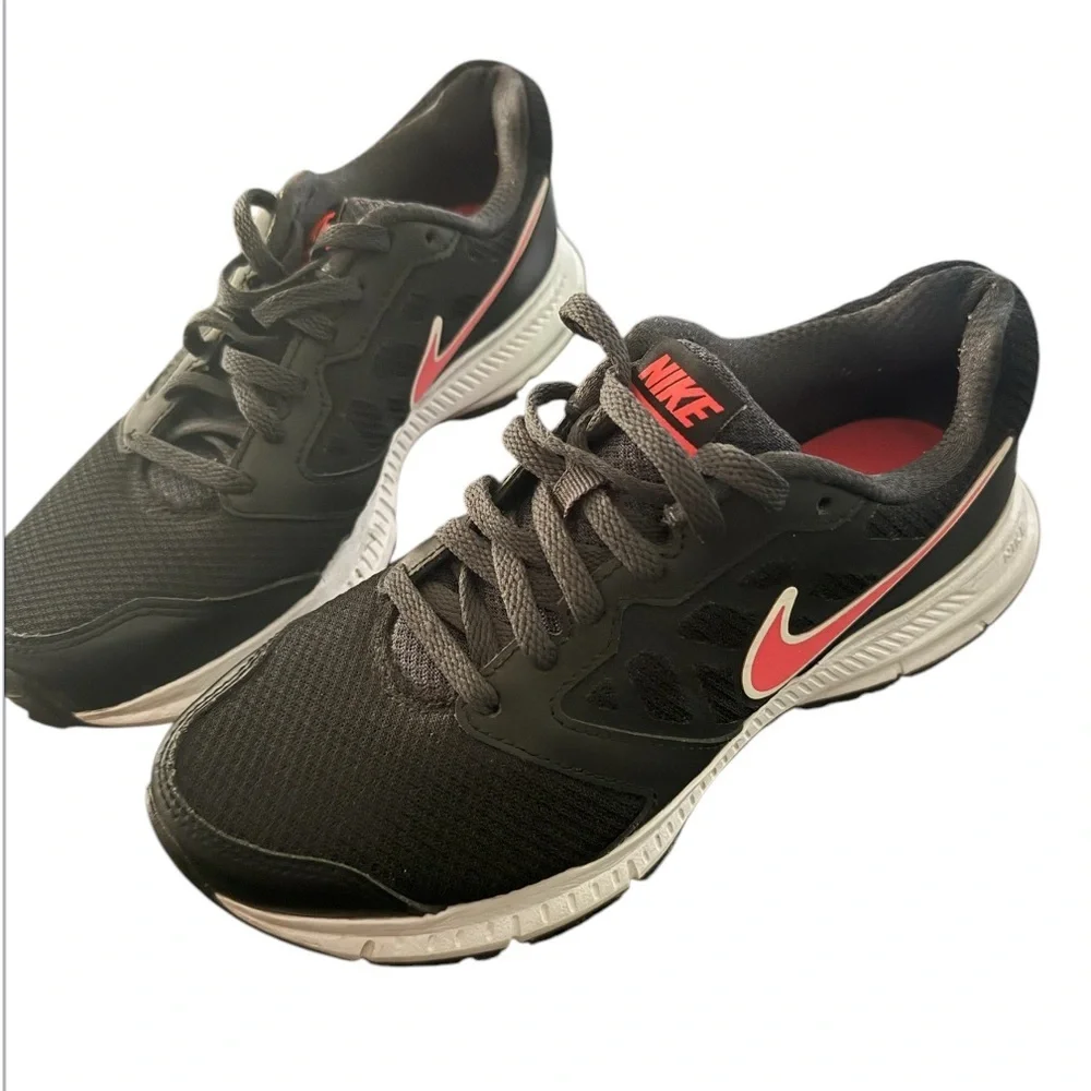 Nike Black and White Sneakers with Red Swoosh - Picture 4 of 4
